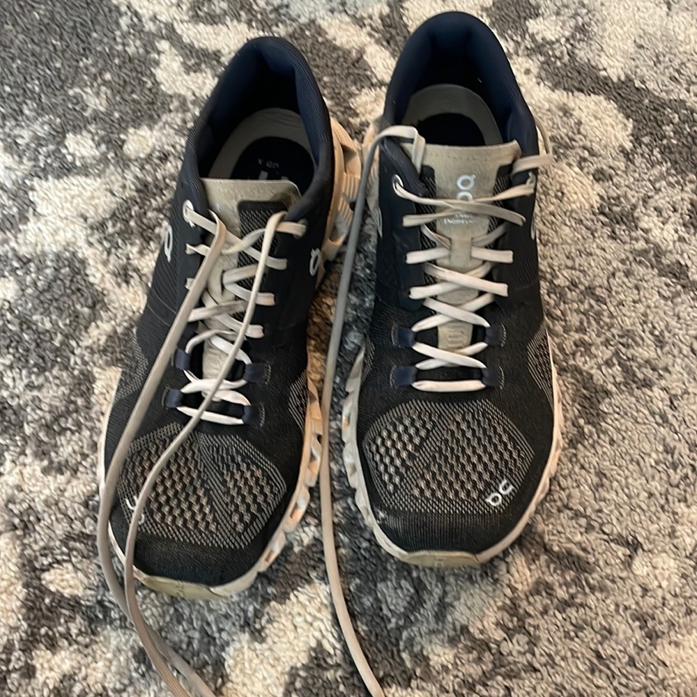 run on cloud women’s sneakers